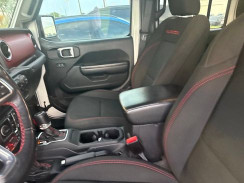 Used 2021 Jeep Gladiator Rubicon AWD/4WD image 4