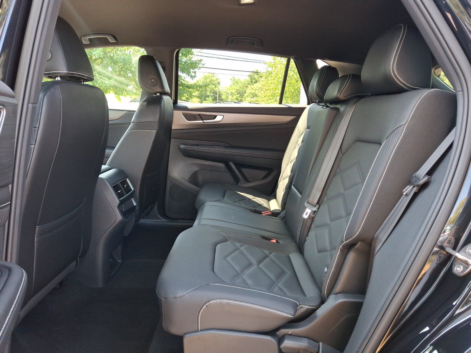 Certified 2024 Volkswagen Atlas Cross Sport SE FWD image 11