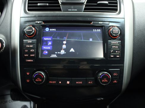 Used 2015 Nissan Altima 2.5 SL w/ Technology Package FWD image 21