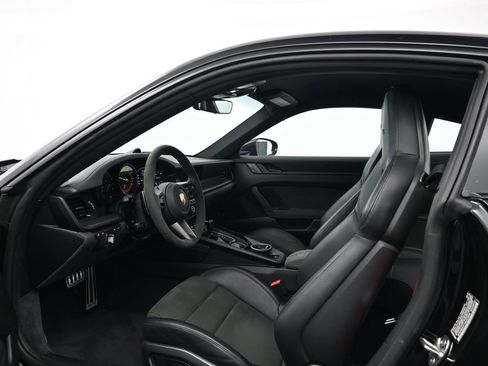 Used 2022 Porsche 911 Carrera 4 GTS image 4