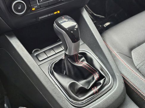 Used 2012 Volkswagen Jetta GLI Autobahn image 10