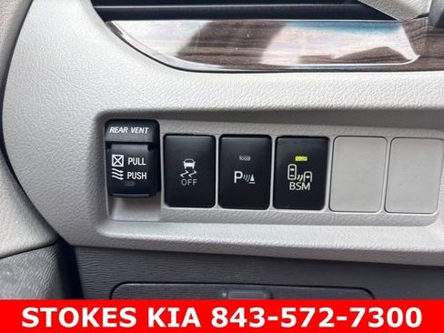 Used 2015 Toyota Sienna XLE Premium FWD image 22