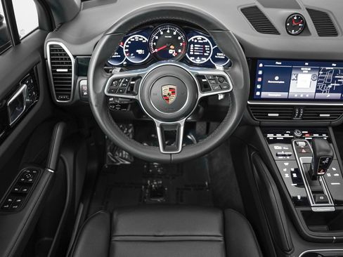 Certified 2023 Porsche Cayenne AWD/4WD image 16