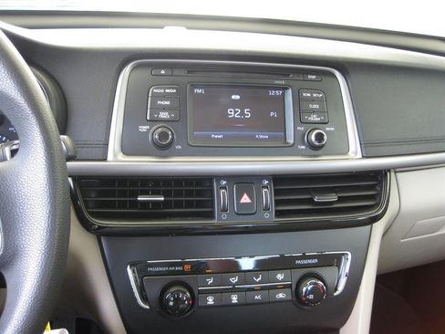 Used 2016 Kia Optima LX FWD image 16