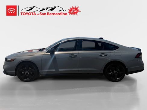 Used 2025 Honda Accord Sport image 2