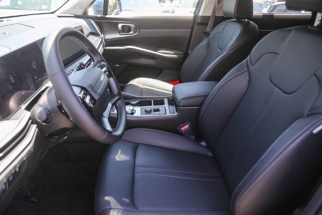 Used 2026 Kia Sorento EX w/ EX Premium Package FWD image 11