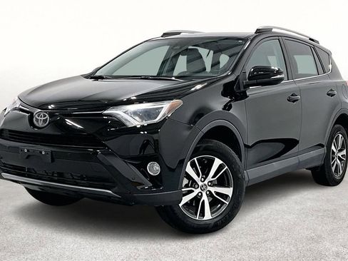 Used 2018 Toyota RAV4 XLE image 14