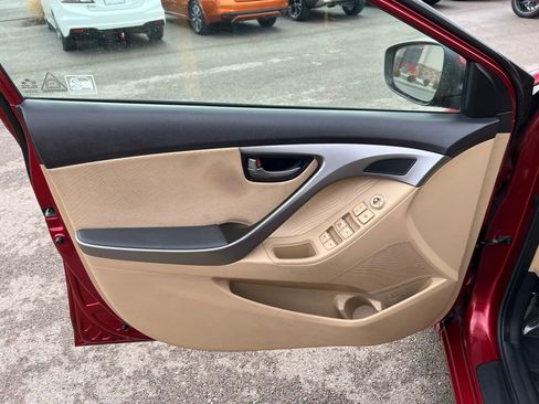 Used 2013 Hyundai Elantra GLS w/ Preferred Pkg image 16