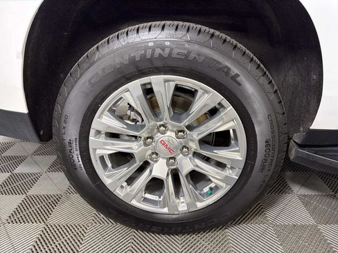 Used 2024 GMC Yukon XL Denali RWD image 16
