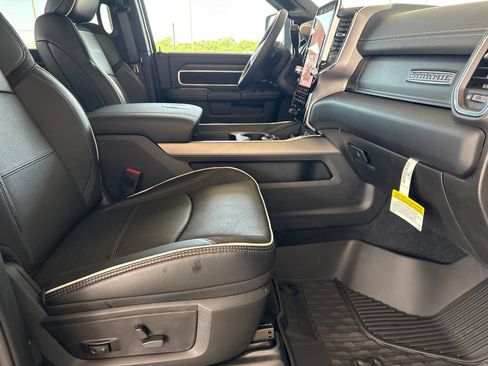 New 2026 RAM 2500 Laramie AWD/4WD image 21