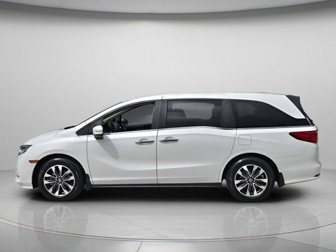 Used 2024 Honda Odyssey EX-L image 3