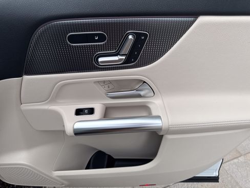 Certified 2023 Mercedes-Benz GLA 250 w/ Premium Package image 17