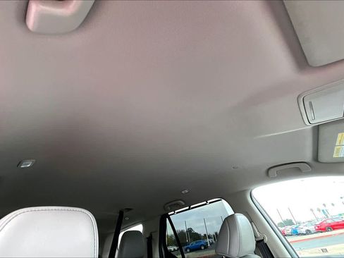 Used 2025 Honda Pilot EX-L image 13