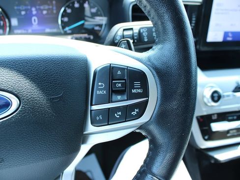 Used 2021 Ford Explorer XLT w/ Equipment Group 202A AWD/4WD image 41
