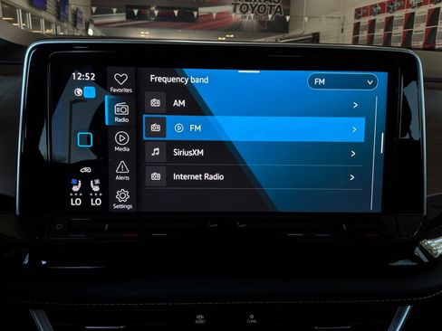 Used 2026 Volkswagen Atlas SE FWD image 37