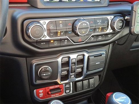 Used 2021 Jeep Gladiator Rubicon image 16