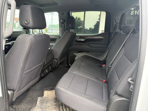 Used 2023 Chevrolet Silverado 1500 LT AWD/4WD image 6