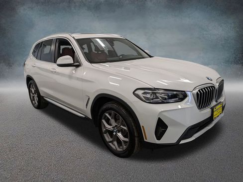 Used 2023 BMW X3 xDrive30i w/ Convenience Package AWD/4WD image 3