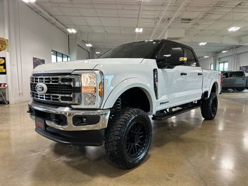 Used 2024 Ford F250 XLT w/ FX4 Off-Road Package image 5
