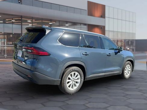 Used 2025 Toyota Grand Highlander AWD image 5