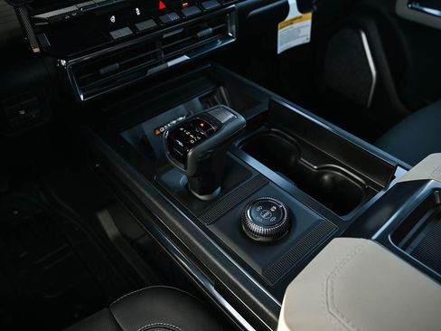 New 2026 GMC Hummer EV 3X w/ LPO, Dark Essentials Package image 24