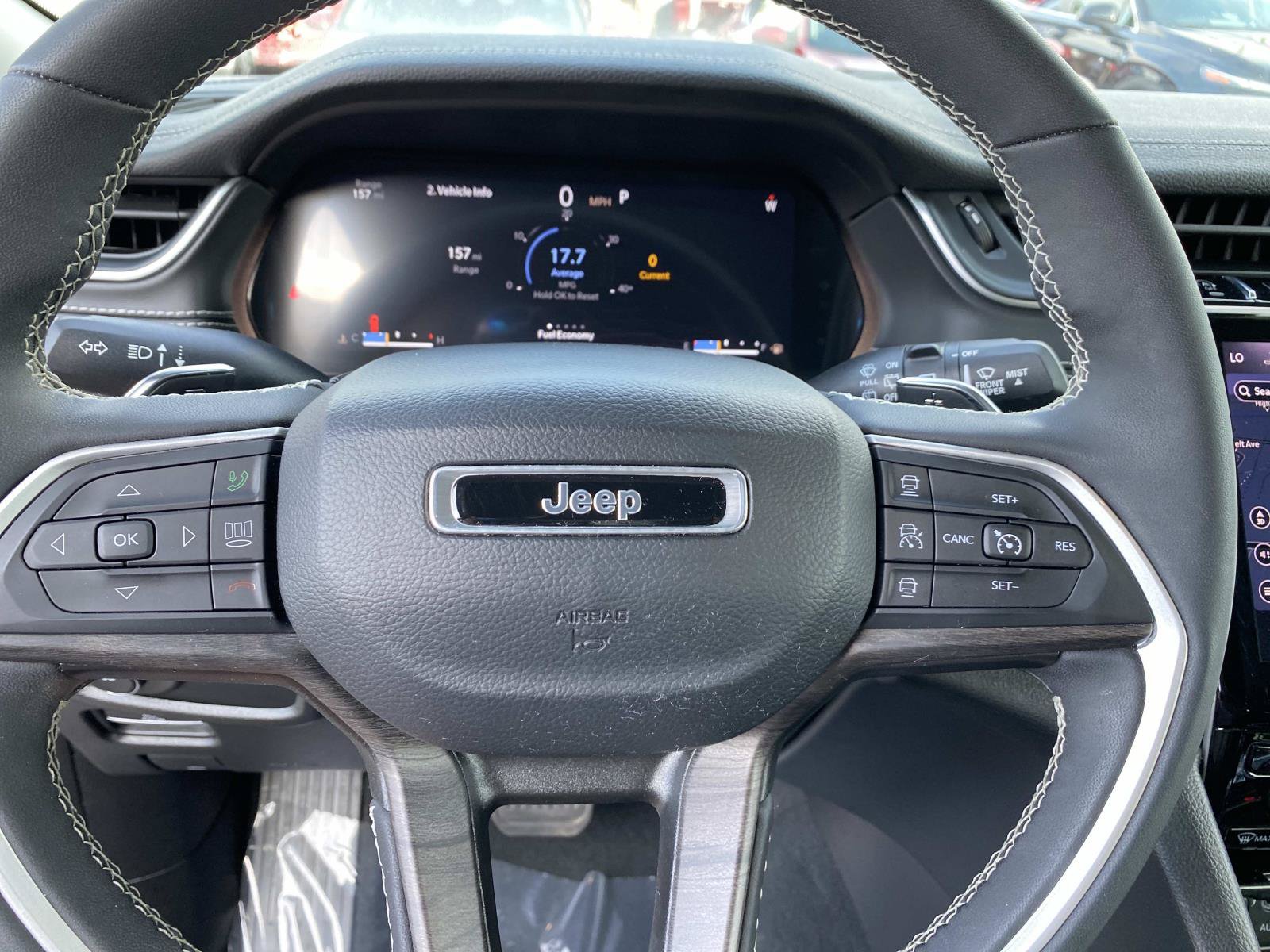 Used 2023 Jeep Grand Cherokee Limited AWD/4WD image 16