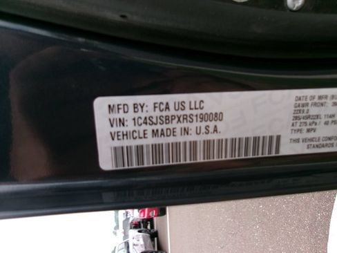 Certified 2024 Jeep Wagoneer L Series II AWD/4WD image 18