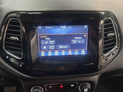 Used 2019 Jeep Compass Latitude AWD/4WD image 22