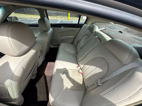 Used 2008 Buick Lucerne Super image 16