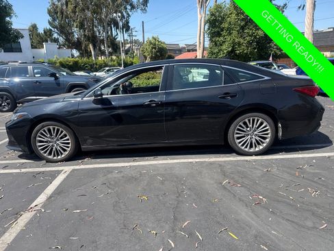 Used 2019 Toyota Avalon Limited w/ Advanced Safety Package FWD image 3