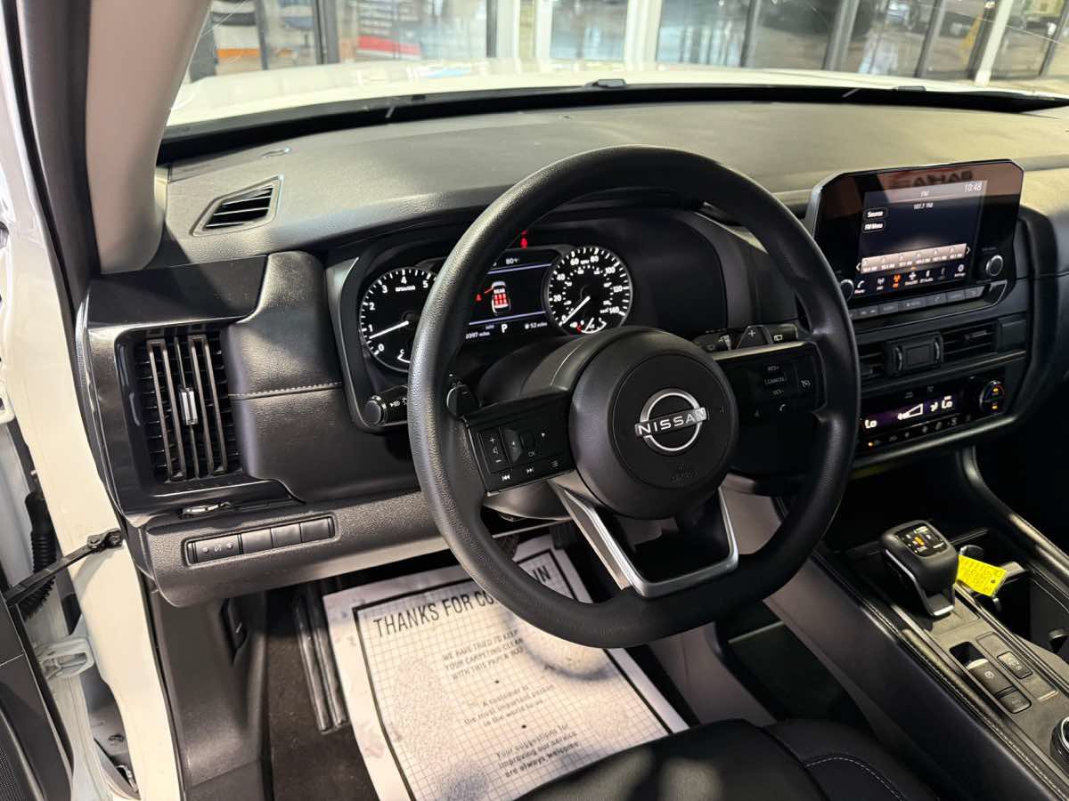 Used 2024 Nissan Pathfinder S AWD/4WD image 31