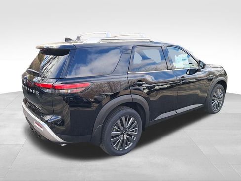 New 2025 Nissan Pathfinder SL w/ SL Premium Package image 5