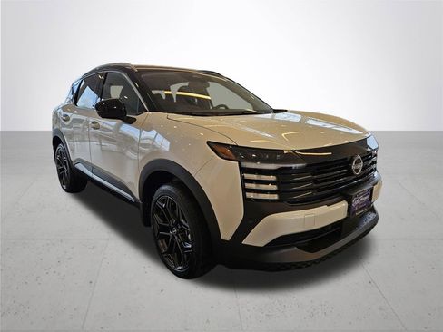 New 2026 Nissan Kicks SR w/ SR Premium Package FWD image 5