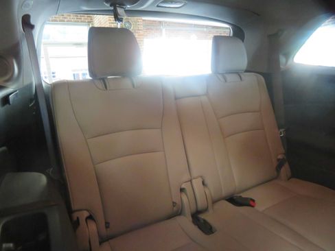 Used 2017 Honda Pilot Touring image 27