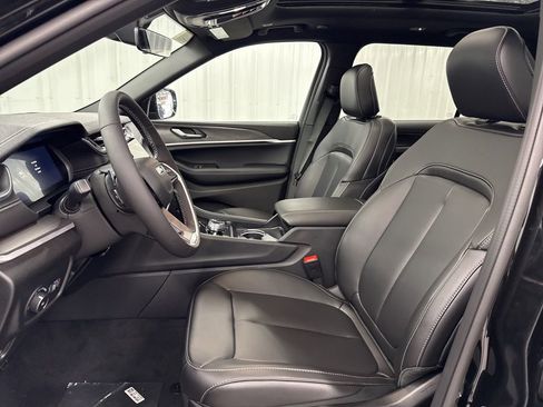 New 2025 Jeep Grand Cherokee L Limited AWD/4WD image 15