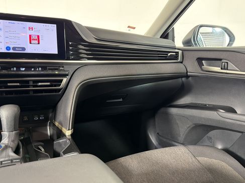Used 2025 Toyota Camry LE FWD image 28