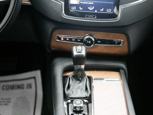 Used 2021 Volvo XC90 T6 Momentum AWD/4WD image 29