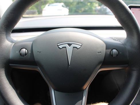 Used 2023 Tesla Model 3 Standard Range RWD image 12
