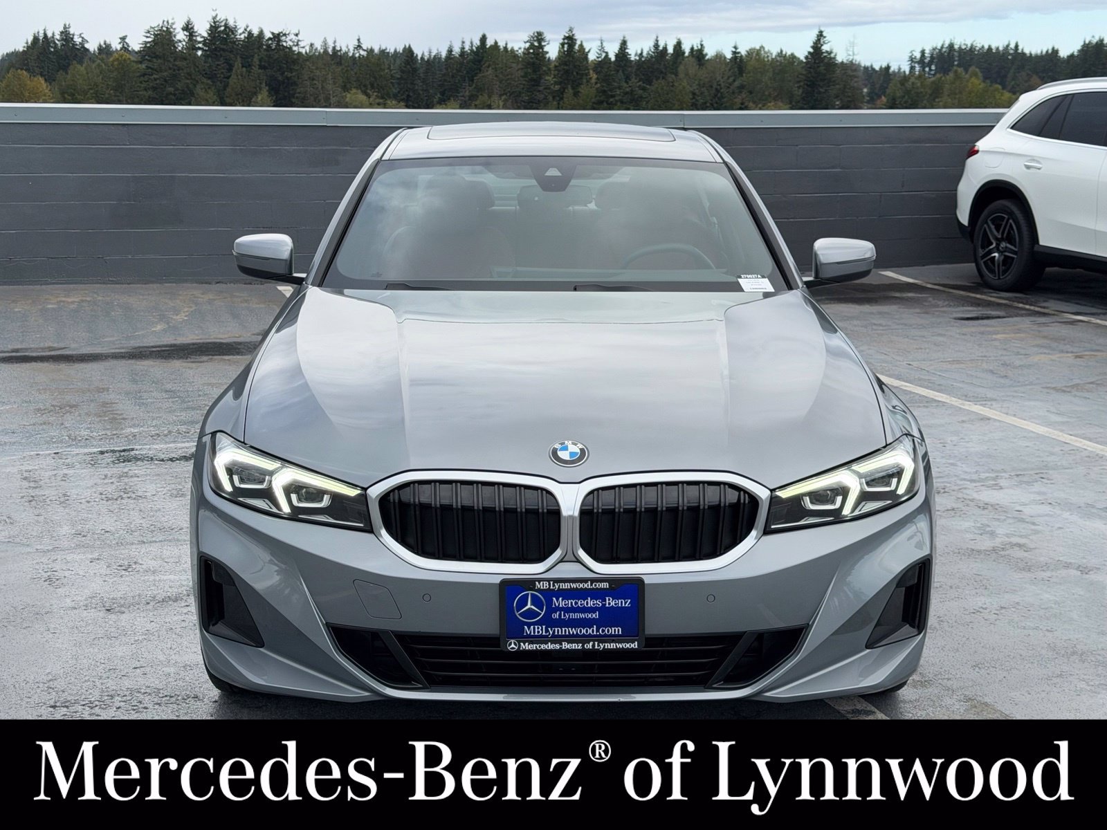 Used 2025 BMW 330i xDrive Sedan AWD/4WD image 2