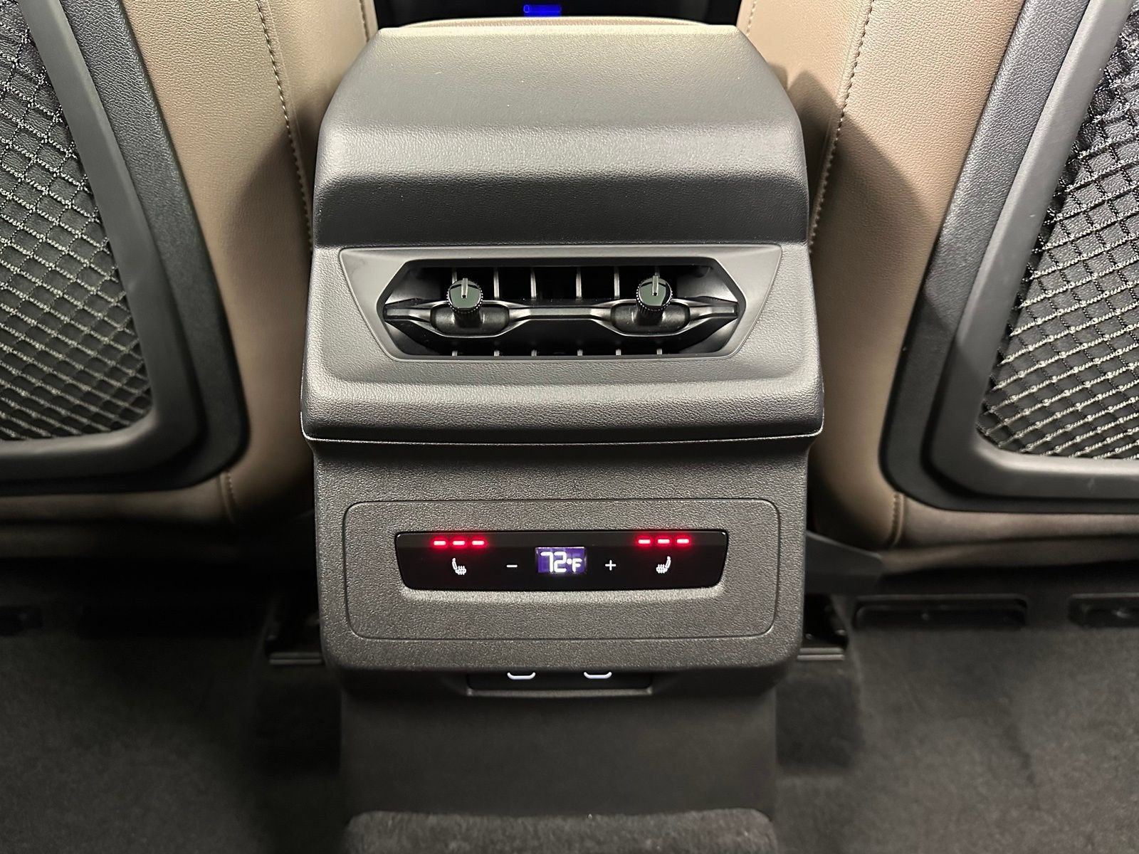 Used 2025 Audi Q6 e-tron Premium Plus w/ Premium Plus AWD/4WD image 35