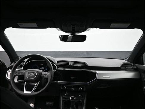 New 2025 Audi Q3 2.0T Premium image 10