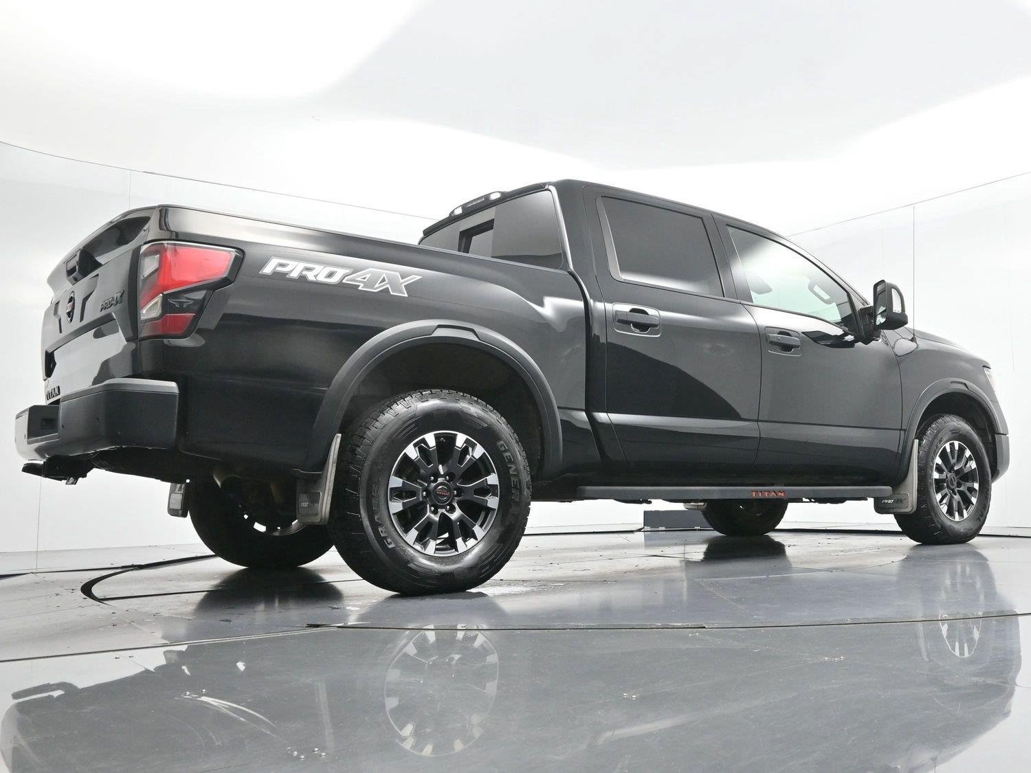Used 2021 Nissan Titan PRO-4X w/ Pro-4x Convenience Package AWD/4WD image 54