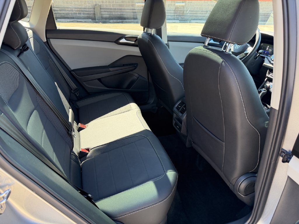 Certified 2023 Volkswagen Taos SE FWD image 26