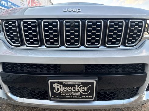 Used 2025 Jeep Grand Cherokee L Summit AWD/4WD image 10