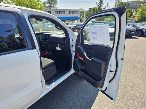 New 2026 Nissan Frontier PRO-4X w/ Tow Package AWD/4WD image 25