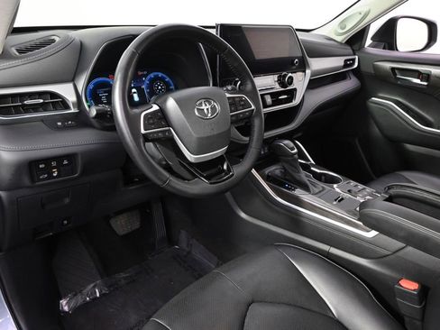 Used 2023 Toyota Highlander Platinum AWD/4WD image 12