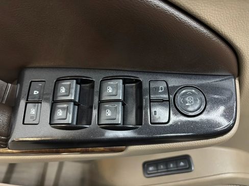 Used 2018 Chevrolet Tahoe LT image 24