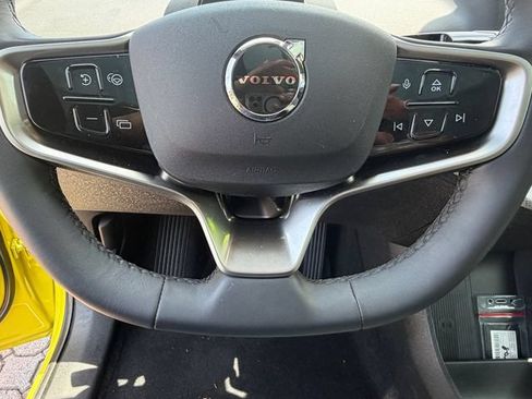 Certified 2025 Volvo EX30 Plus AWD/4WD image 19