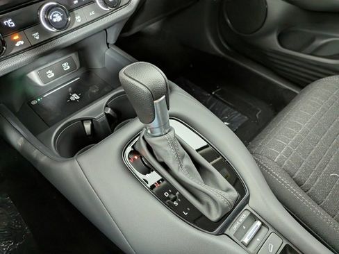 New 2026 Honda HR-V LX image 18