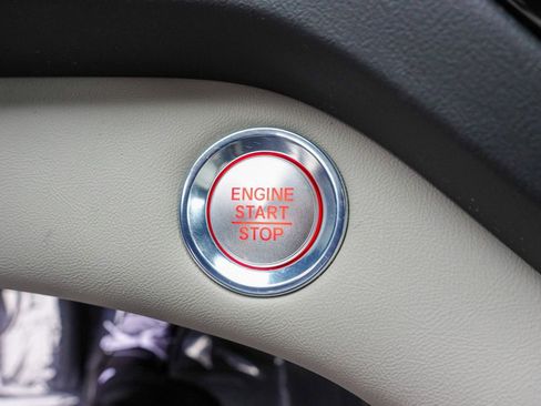 Certified 2025 Acura RDX w/ Technology Package image 18